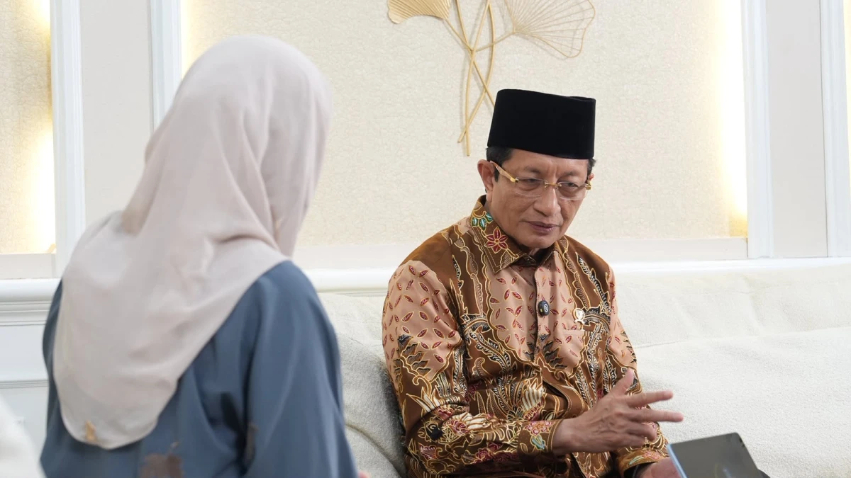 elangtigaglobalnew, Jakarta -Kementerian Agama (Kemenag) RI terus mengakselerasi pengembangan Kurikulum Berbasis Cinta (KBC) sebagai terobosan dalam pendidikan agama yang menitikberatkan pada penanaman nilai kasih sayang, toleransi, kepedulian sosial, serta tanggung jawab terhadap lingkungan hidup. Melalui pendekatan ini, pendidikan agama tidak hanya berfokus pada penguasaan teori, tetapi juga diarahkan untuk membentuk karakter dan perilaku peserta didik dalam kehidupan nyata.